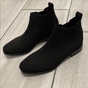Black Vivaia Ryan Chelsea Boots
